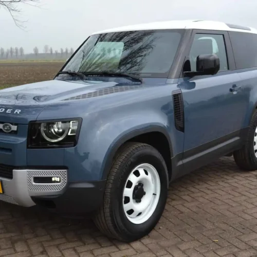 Land Rover DefenderHard Top 3.0 D200 90 MHEV SE Image 01 Land Rover Defender Hard Top 3.0 D200 90 MHEV SE
